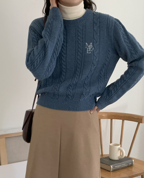 멜드 자수 꽈배기 knit (크림/포그블루)